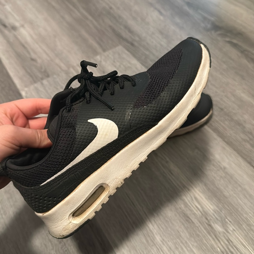 Women Air Max size 6